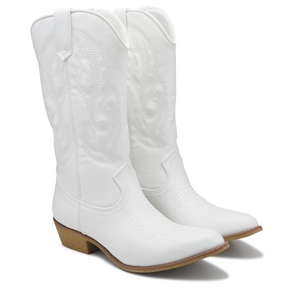 Shoes - Coconuts Women’s Gaucho White Cowboy Boots